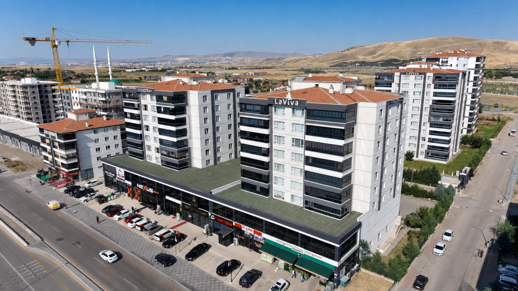 Laviva 2 bloklarının havadan ön ve sağ cephe görünümü